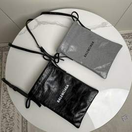Picture of Balenciaga Handbags _SKUfw225795654fw